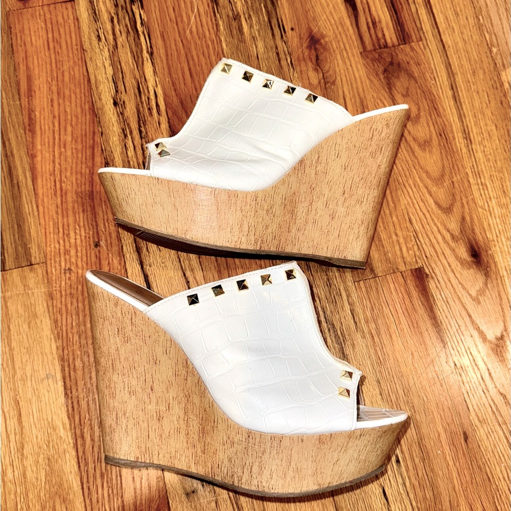 Sergio Zelcer studded white patent leather wedges Size 8